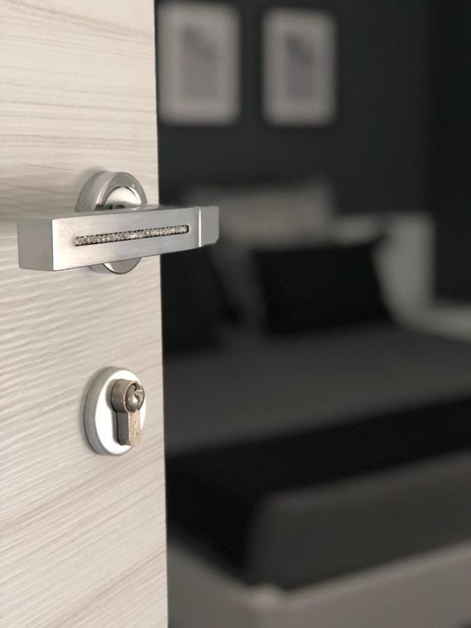 B&B Luxury Apartments Пулзано Екстериор снимка